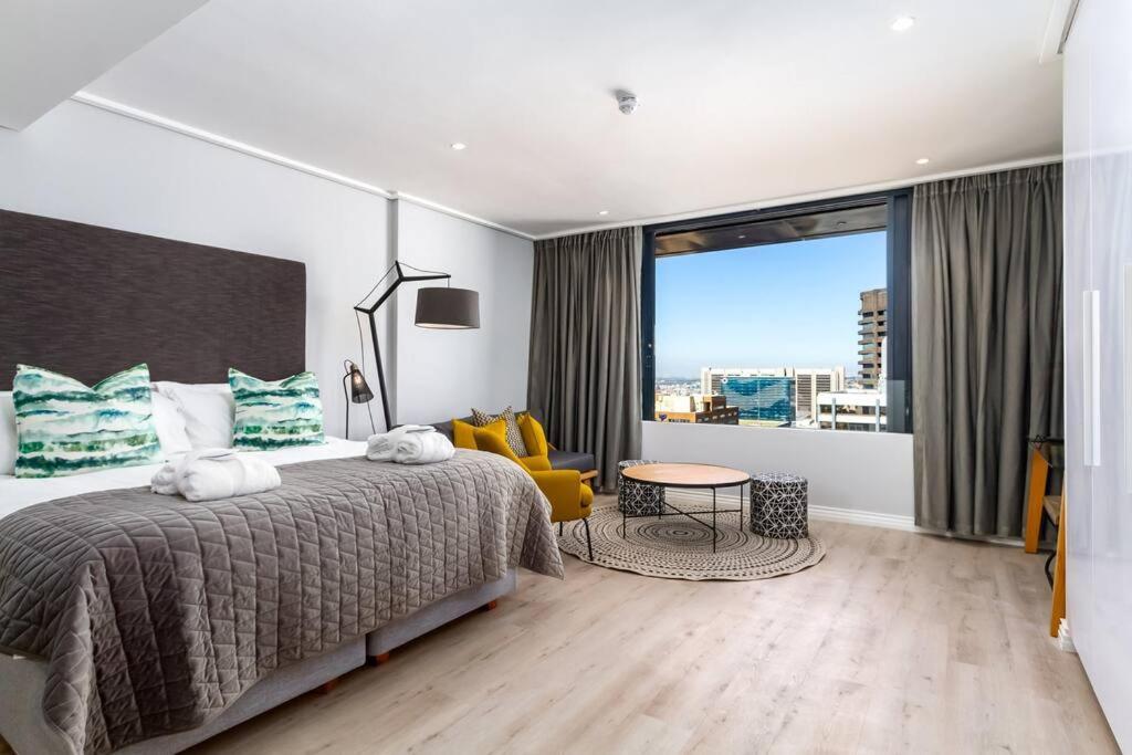 Luxury With Panoramic Views Apartment *