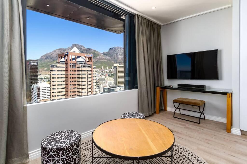 Luxury With Panoramic Views Apartment